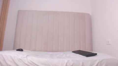 Elyzabeth online show from May 7, 2026, 2:33 pm