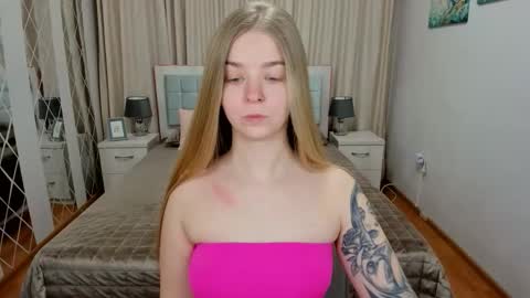 Snapshot of sirenabloom chatting on February 19, 2026, 4:52 am SirenaBloom online show from February 19, 2026, 4:52 am