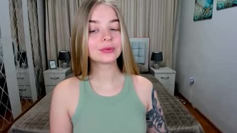 Snapshot of sirenabloom chatting on March 12, 2026, 4:51 am SirenaBloom online show from March 12, 2026, 4:51 am