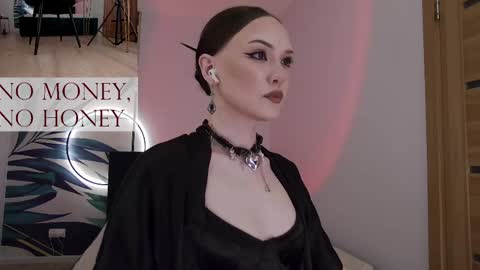 Snapshot of sirenaswhisper chatting on May 3, 2026, 8:15 pm Goddess Sirena online show from May 3, 2026, 8:15 pm
