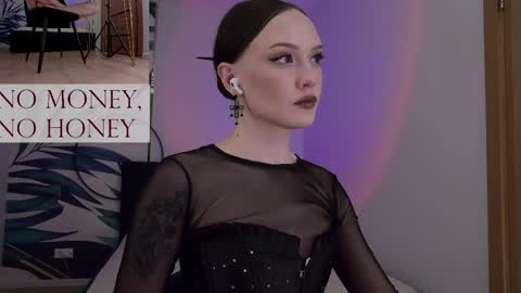 Snapshot of sirenaswhisper chatting on May 6, 2026, 10:26 pm Goddess Sirena online show from May 6, 2026, 10:26 pm