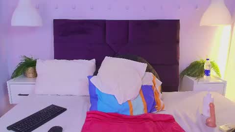 sirenyrouss online show from August 6, 2026, 8:22 pm