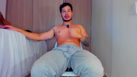 Call me papi online show from May 8, 2026, 4:51 am