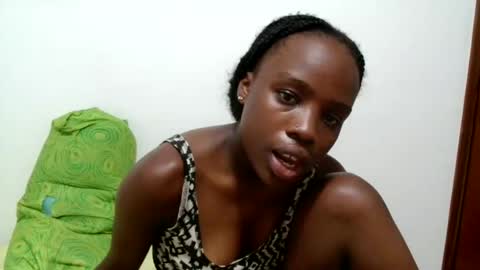 Snapshot of sismile chatting on March 24, 2026, 7:46 am shannie online show from March 24, 2026, 7:46 am