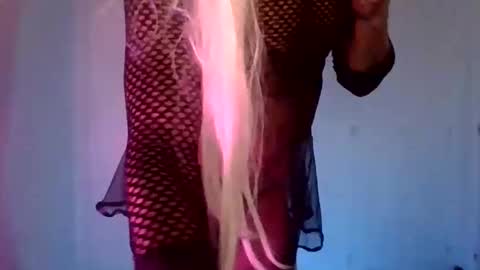 Snapshot of sissy_fit chatting on January 17, 2026, 12:26 am Mica online show from January 17, 2026, 12:26 am