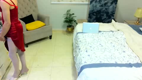 D i f a  Ana Arbeh shemale online show from April 13, 2026, 6:08 am