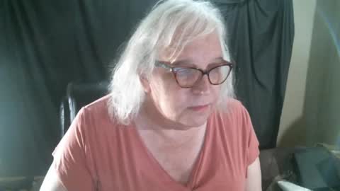 Snapshot of sissydianetx chatting on December 28, 2024, 12:36 am Sissy Diane online show from December 28, 2024, 12:36 am
