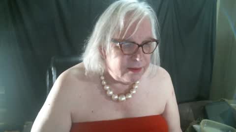Snapshot of sissydianetx chatting on January 2, 2025, 12:34 am Sissy Diane online show from January 2, 2025, 12:34 am