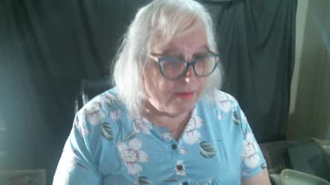 Snapshot of sissydianetx chatting on January 3, 2025, 12:33 am Sissy Diane online show from January 3, 2025, 12:33 am