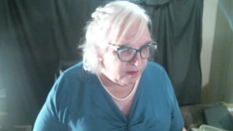 Snapshot of sissydianetx chatting on January 6, 2025, 12:27 am Sissy Diane online show from January 6, 2025, 12:27 am