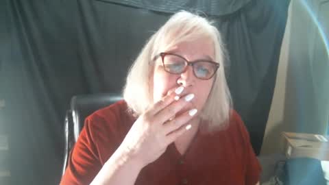 Snapshot of sissydianetx chatting on January 17, 2025, 12:31 am Sissy Diane online show from January 17, 2025, 12:31 am
