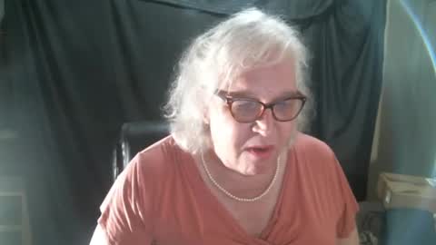 Snapshot of sissydianetx chatting on February 7, 2025, 12:31 am Sissy Diane online show from February 7, 2025, 12:31 am
