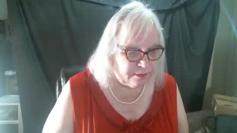 Snapshot of sissydianetx chatting on February 22, 2025, 2:08 pm Sissy Diane online show from February 22, 2025, 2:08 pm