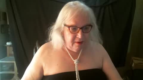 Snapshot of sissydianetx chatting on March 2, 2025, 2:00 pm Sissy Diane online show from March 2, 2025, 2:00 pm