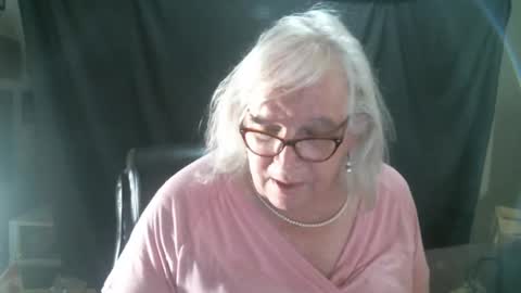 Snapshot of sissydianetx chatting on March 8, 2025, 12:33 am Sissy Diane online show from March 8, 2025, 12:33 am