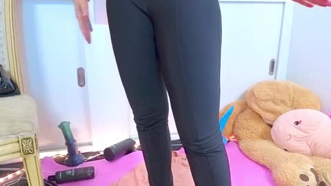 Elise online show from March 21, 2026, 1:16 pm