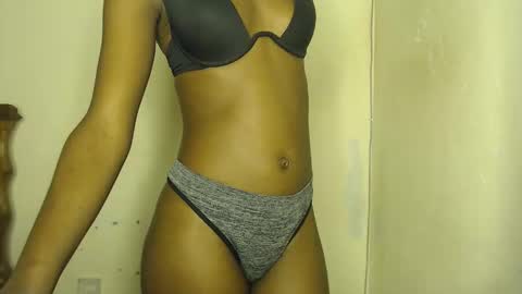 sizzly_ass online show from April 4, 2026, 11:40 am