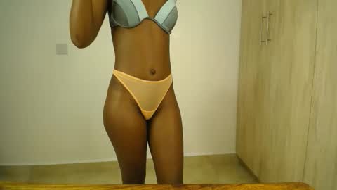 Snapshot of sizzly_ass chatting on May 15, 2026, 2:46 pm sizzly_ass online show from May 15, 2026, 2:46 pm