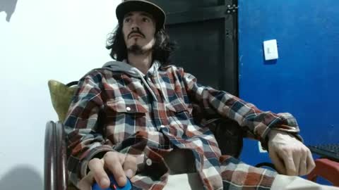 Snapshot of sk8sir chatting on June 22, 2026, 4:20 am sk8sir online show from June 22, 2026, 4:20 am
