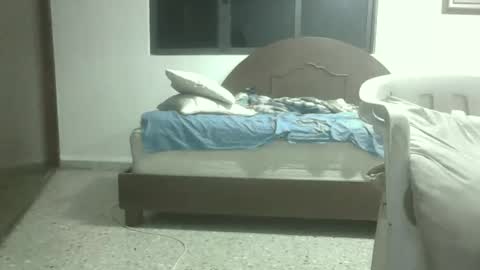 Snapshot of skanky_little_dolls chatting on November 5, 2025, 12:21 am skanky_little_dolls online show from November 5, 2025, 12:21 am