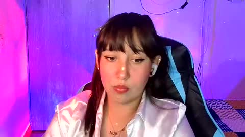 Snapshot of skarlet_adams chatting on April 8, 2026, 8:31 pm Alice online show from April 8, 2026, 8:31 pm