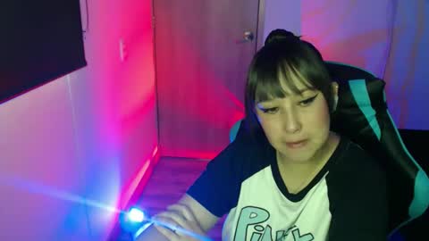 Snapshot of skarlet_adams chatting on April 16, 2026, 8:42 pm Alice online show from April 16, 2026, 8:42 pm