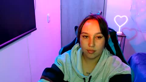 Snapshot of skarlet_adams chatting on April 28, 2026, 2:49 am Alice online show from April 28, 2026, 2:49 am