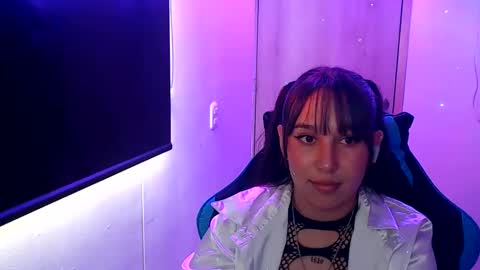 Snapshot of skarlet_adams chatting on May 6, 2026, 8:25 pm Alice online show from May 6, 2026, 8:25 pm