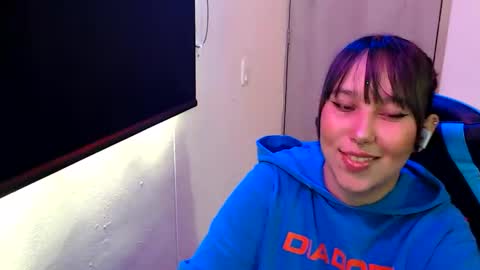 Snapshot of skarlet_adams chatting on May 19, 2026, 6:36 pm Alice online show from May 19, 2026, 6:36 pm