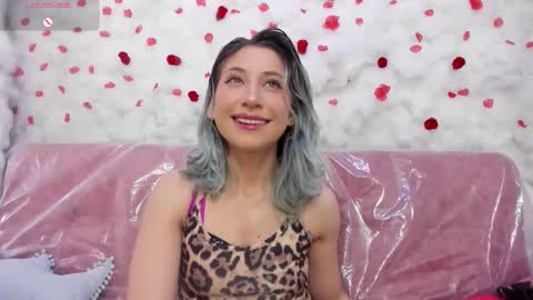 Snapshot of skarletjhonson_ chatting on October 8, 2025, 6:33 am Skarlet  online show from October 8, 2025, 6:33 am