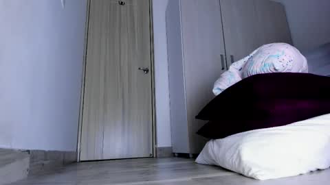 Skarlet online show from November 4, 2025, 3:38 am