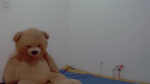 Snapshot of skarlett2072 chatting on December 7, 2024, 10:34 am Arlett online show from December 7, 2024, 10:34 am