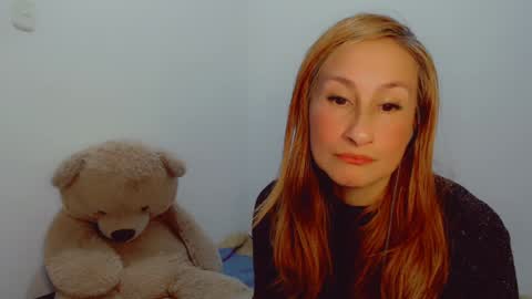 Snapshot of skarlett2072 chatting on December 9, 2024, 11:45 pm Arlett online show from December 9, 2024, 11:45 pm