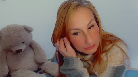 Snapshot of skarlett2072 chatting on December 12, 2024, 12:55 pm Arlett online show from December 12, 2024, 12:55 pm