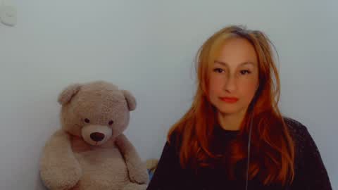 Snapshot of skarlett2072 chatting on December 17, 2024, 12:11 pm Arlett online show from December 17, 2024, 12:11 pm