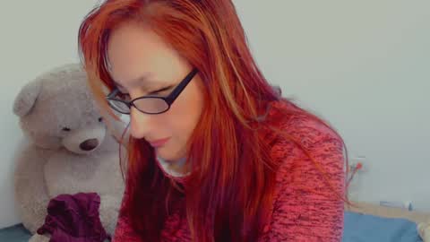 Snapshot of skarlett2072 chatting on December 30, 2024, 1:14 pm Arlett online show from December 30, 2024, 1:14 pm