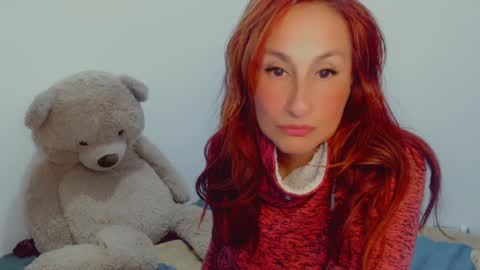 Snapshot of skarlett2072 chatting on December 30, 2024, 10:23 pm Arlett online show from December 30, 2024, 10:23 pm