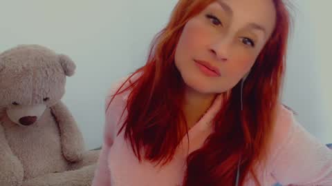 Snapshot of skarlett2072 chatting on January 3, 2025, 5:10 pm Arlett online show from January 3, 2025, 5:10 pm