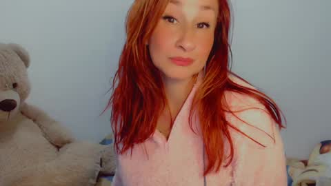 Snapshot of skarlett2072 chatting on January 6, 2025, 3:09 am Arlett online show from January 6, 2025, 3:09 am