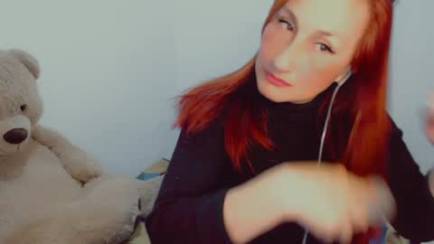 Snapshot of skarlett2072 chatting on January 6, 2025, 11:31 pm Arlett online show from January 6, 2025, 11:31 pm