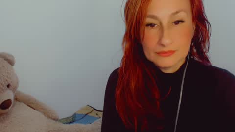 Snapshot of skarlett2072 chatting on January 7, 2025, 12:20 pm Arlett online show from January 7, 2025, 12:20 pm