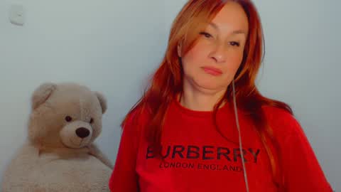 Snapshot of skarlett2072 chatting on January 11, 2025, 3:34 am Arlett online show from January 11, 2025, 3:34 am