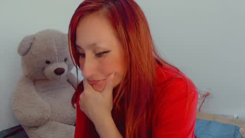 Snapshot of skarlett2072 chatting on January 11, 2025, 5:51 pm Arlett online show from January 11, 2025, 5:51 pm