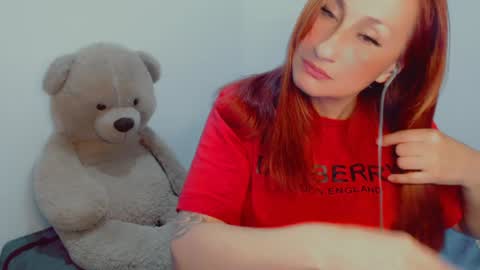 Snapshot of skarlett2072 chatting on January 11, 2025, 11:46 pm Arlett online show from January 11, 2025, 11:46 pm