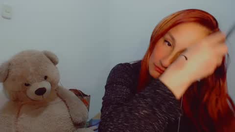 Snapshot of skarlett2072 chatting on January 14, 2025, 4:15 am Arlett online show from January 14, 2025, 4:15 am