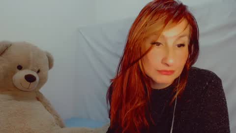 Snapshot of skarlett2072 chatting on January 21, 2025, 1:08 am Arlett online show from January 21, 2025, 1:08 am