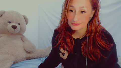 Snapshot of skarlett2072 chatting on January 30, 2025, 2:47 pm Arlett online show from January 30, 2025, 2:47 pm