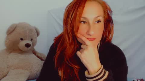 Snapshot of skarlett2072 chatting on February 13, 2025, 12:11 pm Arlett online show from February 13, 2025, 12:11 pm