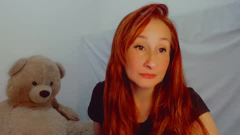 Snapshot of skarlett2072 chatting on February 14, 2025, 6:45 am Arlett online show from February 14, 2025, 6:45 am