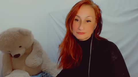 Snapshot of skarlett2072 chatting on February 22, 2025, 4:40 am Arlett online show from February 22, 2025, 4:40 am